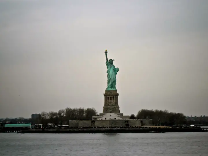 road-trip USA : statue-of-liberty-from-ferry