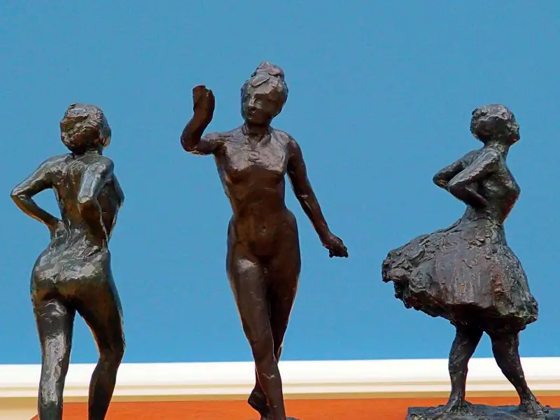 Statues Degas